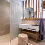 Yvonne Apartment
